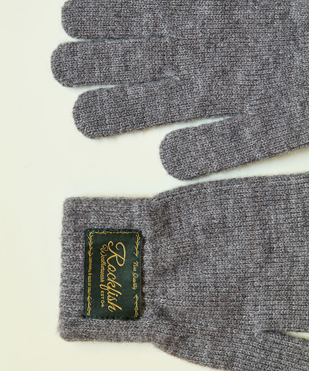 NEW FLUFFY SHORT GLOVES - GREY FREE