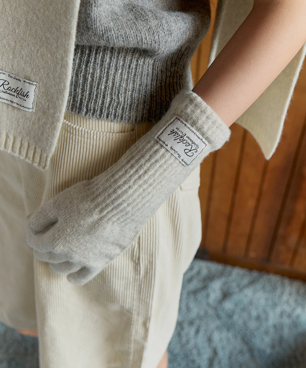 FLUFFY LONG GLOVES - LIGHT GREY FREE